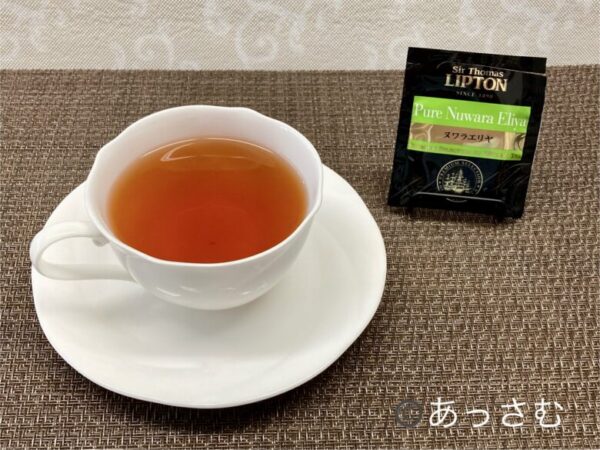 ヌワラエリヤは、水色が薄くて和菓子に合う。